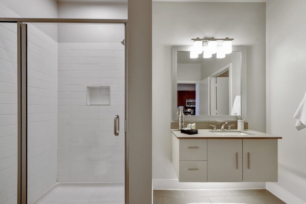 Large vanity wall, complimentary toiletries including makeup remover wipes and premium towels
