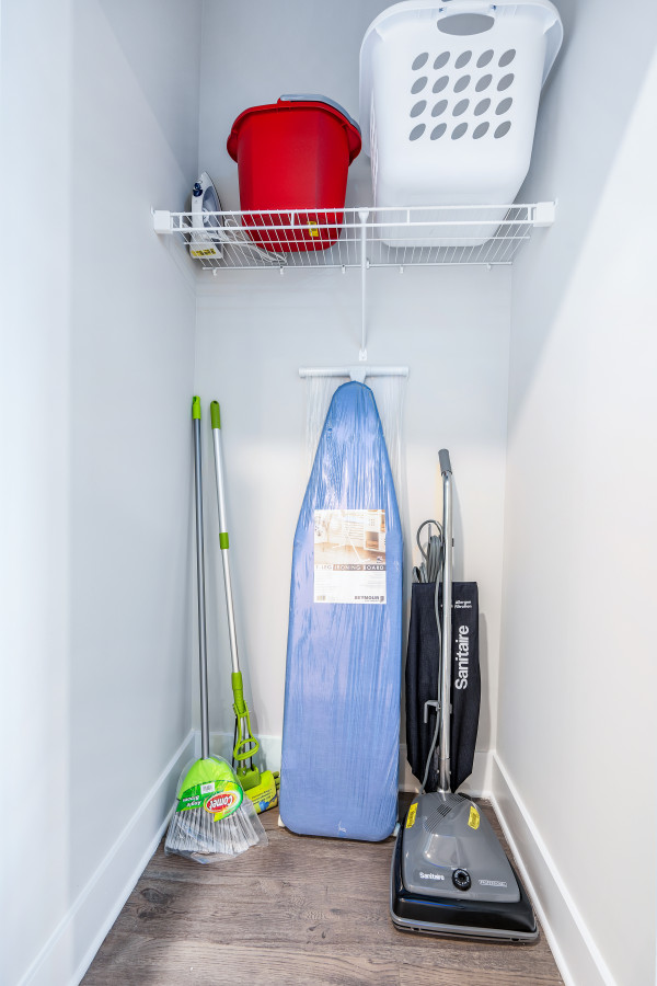 Huntsville, AL vacation rental cleaning closet